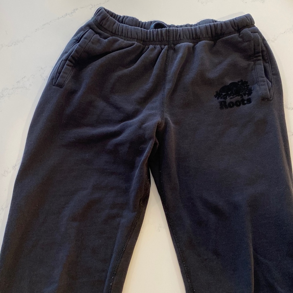 Black Roots, sweatpants size extra small